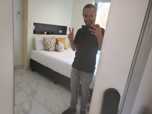 Cristian Dávila booking into a Hotel in Sydney Australia 2023