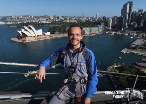 Cristian Dávila Climbing the Sydney Bridge in Australia 2023